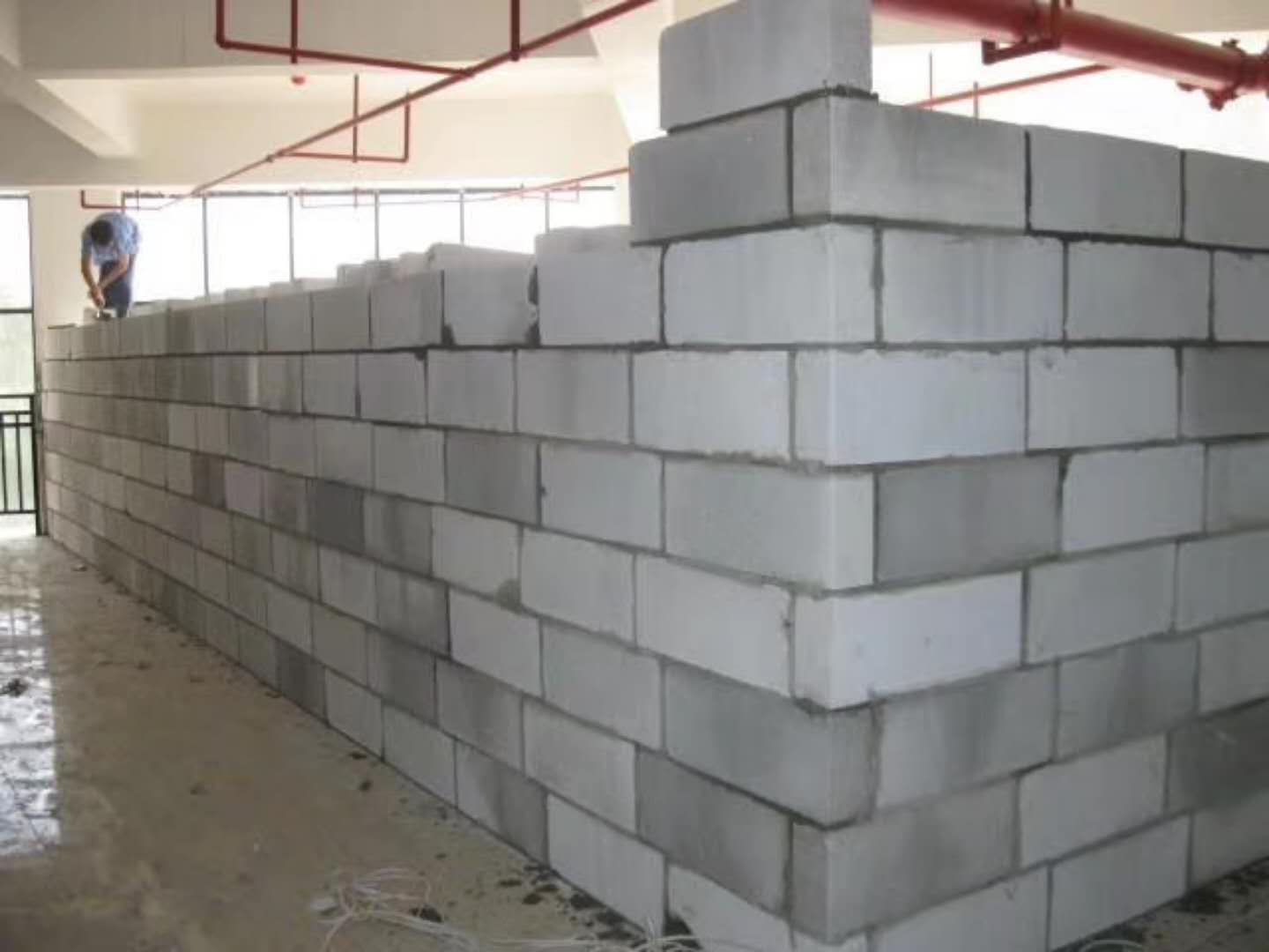 霍山蒸压加气混凝土砌块承重墙静力和抗震性能的研究